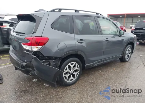 2022 Subaru Forester Premium z USA, uszkodzony, nr VIN JF2SKADC9NH501492